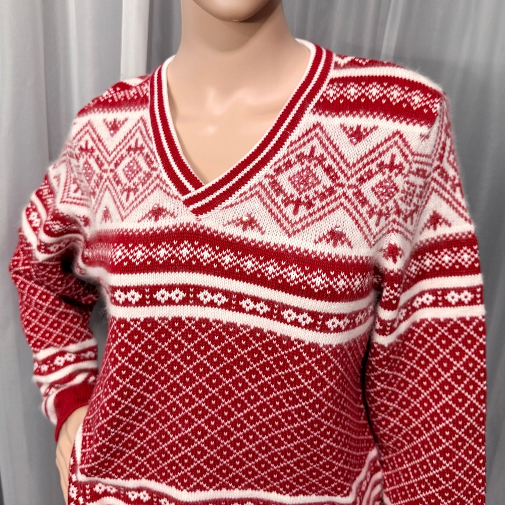 ST. JOHN’S BAY Women’s Red/White V-Neck Sweater (Size: L) - Picture 4 of 14
